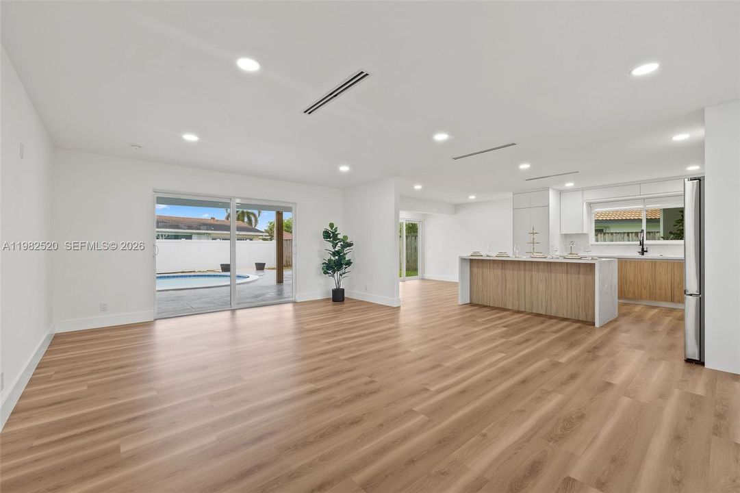 На продажу: $839,000 (3 спален, 2 ванн, 1504 Квадратных фут)