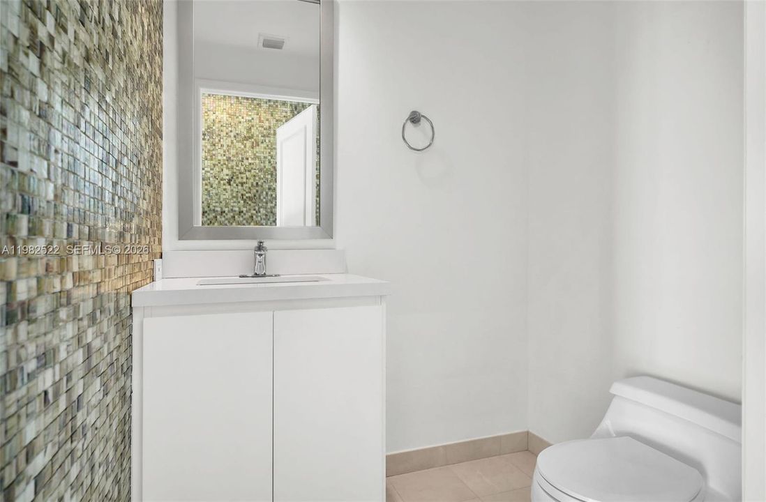 Active With Contract: $1,975,000 (2 beds, 2 baths, 1709 Square Feet)