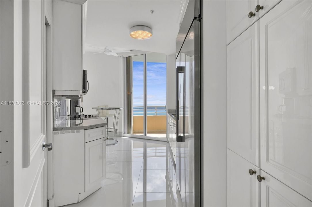 Active With Contract: $1,975,000 (2 beds, 2 baths, 1709 Square Feet)