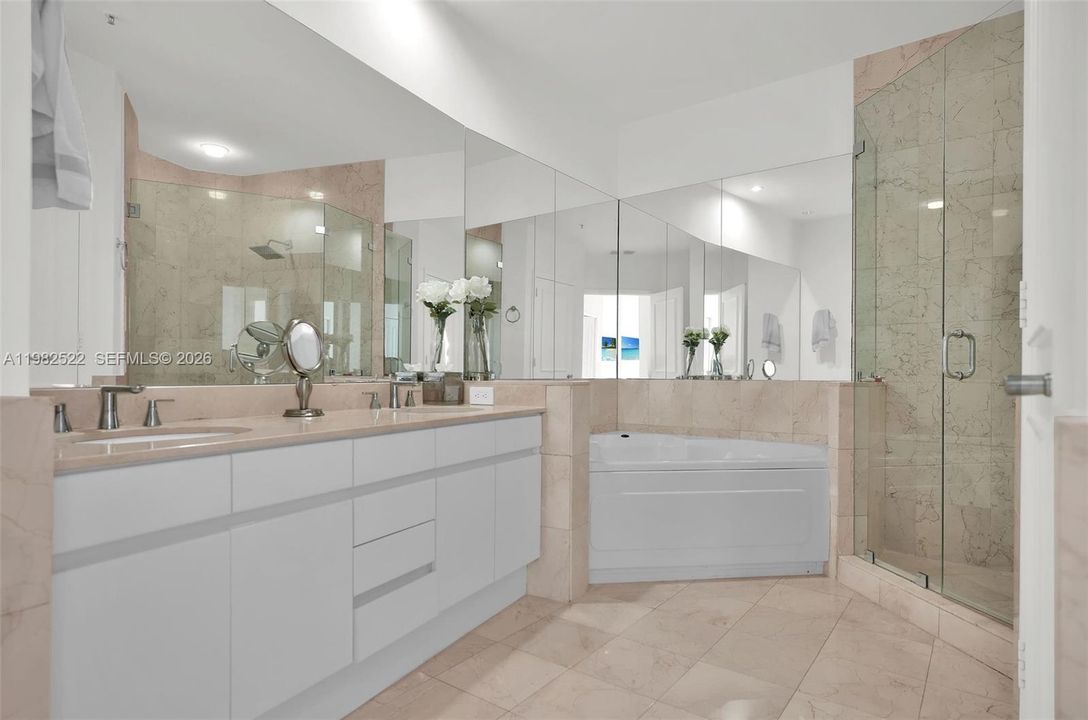 Active With Contract: $1,975,000 (2 beds, 2 baths, 1709 Square Feet)