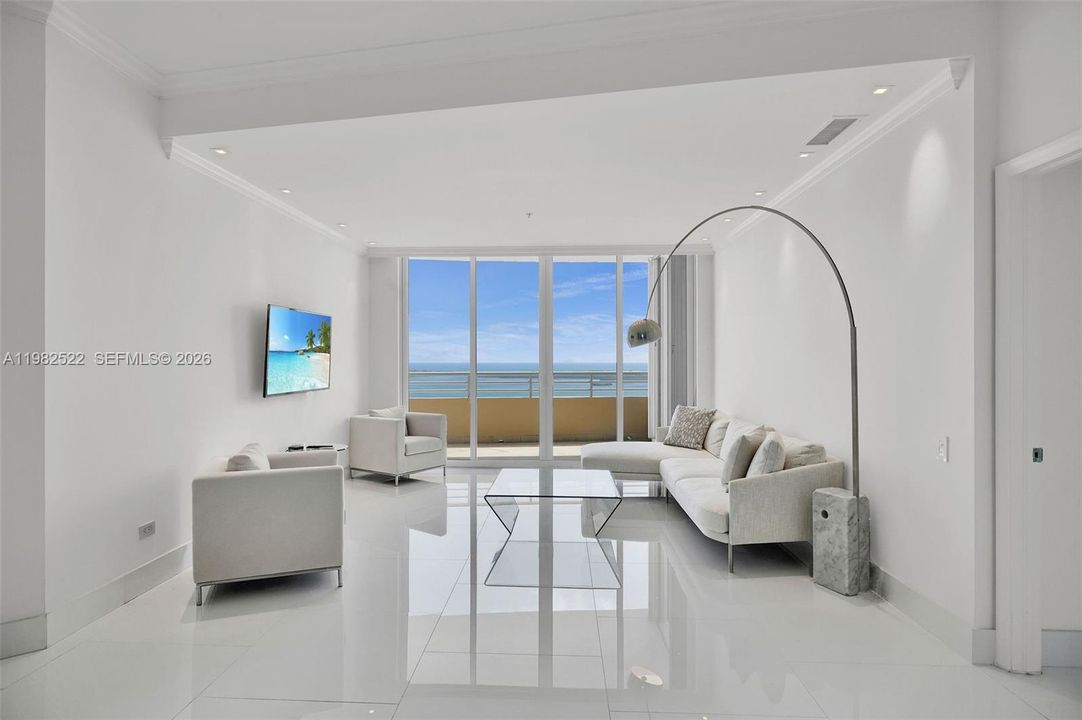 Active With Contract: $1,975,000 (2 beds, 2 baths, 1709 Square Feet)