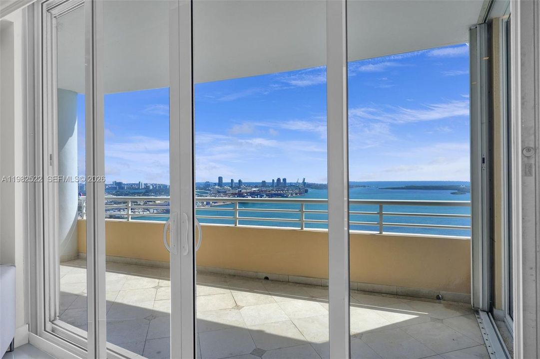 Active With Contract: $1,975,000 (2 beds, 2 baths, 1709 Square Feet)