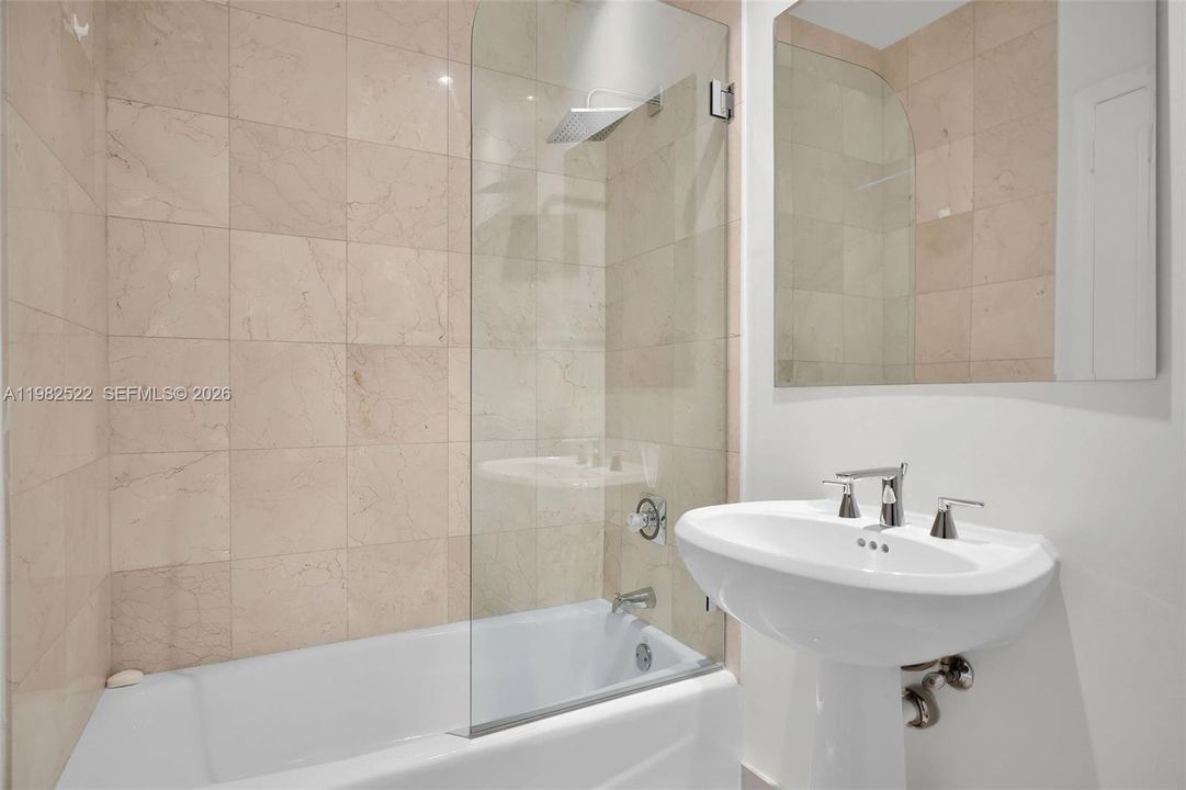 Active With Contract: $1,975,000 (2 beds, 2 baths, 1709 Square Feet)