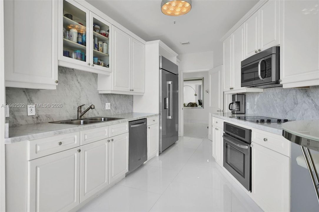 Active With Contract: $1,975,000 (2 beds, 2 baths, 1709 Square Feet)