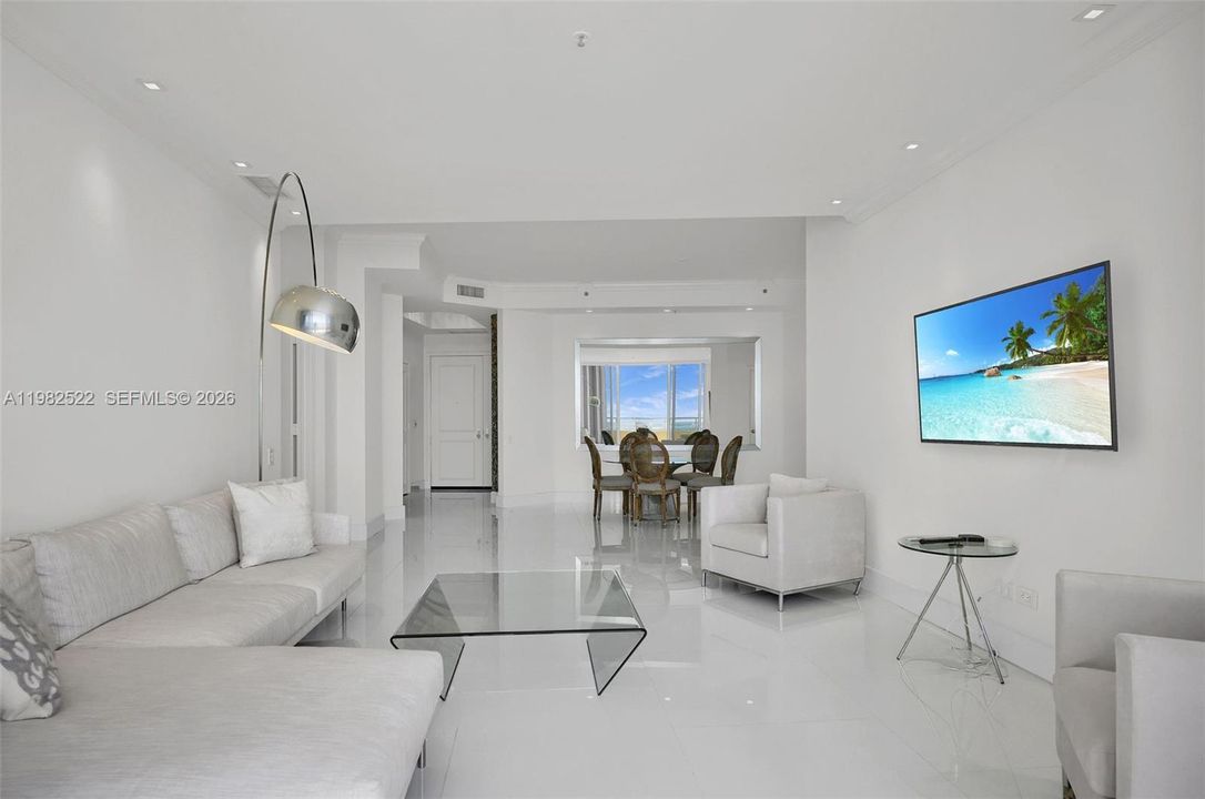 Active With Contract: $1,975,000 (2 beds, 2 baths, 1709 Square Feet)