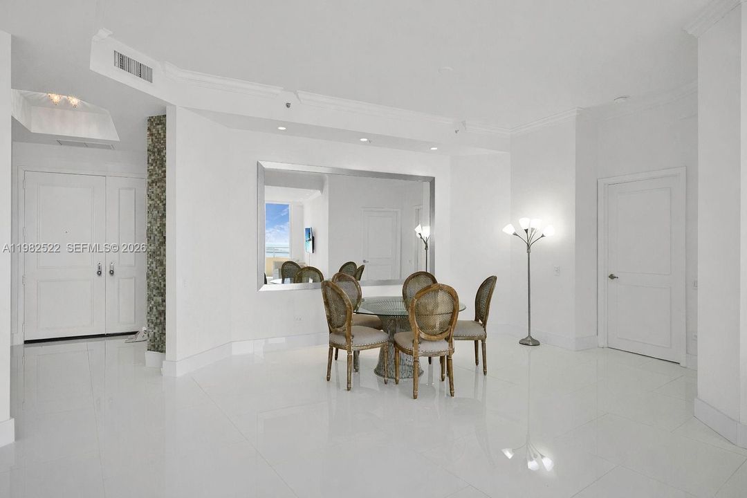 Active With Contract: $1,975,000 (2 beds, 2 baths, 1709 Square Feet)