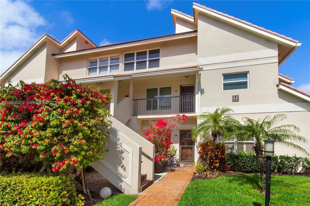 For Rent: $10,000 (3 beds, 3 baths, 1700 Square Feet)