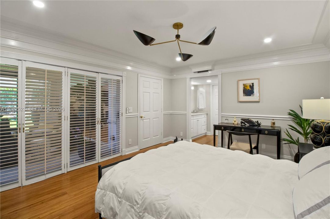 For Rent: $10,000 (3 beds, 3 baths, 1700 Square Feet)