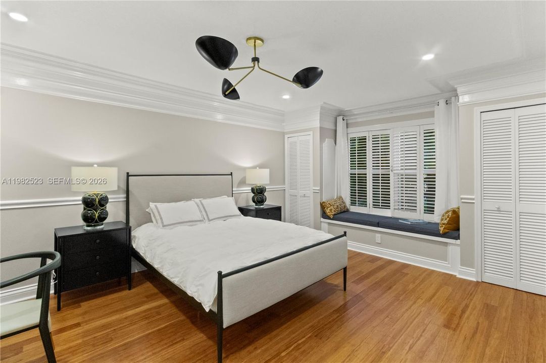 For Rent: $10,000 (3 beds, 3 baths, 1700 Square Feet)