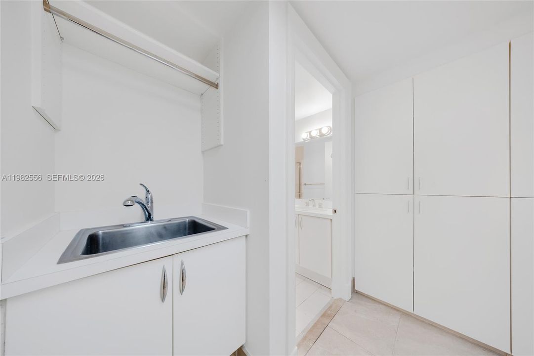 Recently Sold: $5,100,000 (3 beds, 5 baths, 3950 Square Feet)