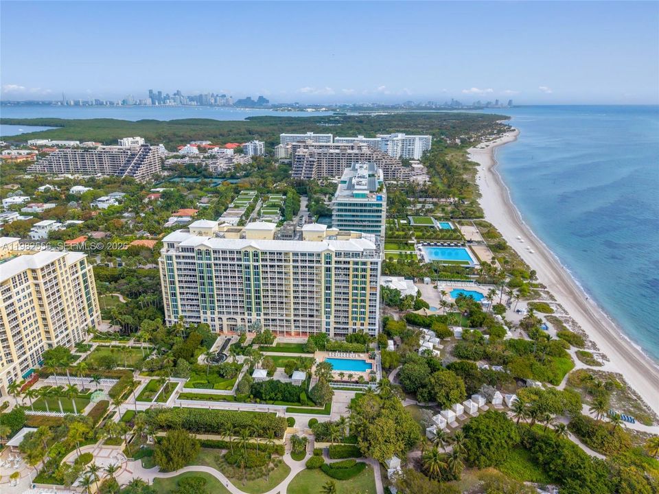 Recently Sold: $5,100,000 (3 beds, 5 baths, 3950 Square Feet)