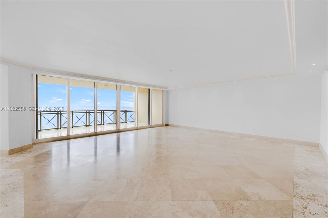 Recently Sold: $5,100,000 (3 beds, 5 baths, 3950 Square Feet)