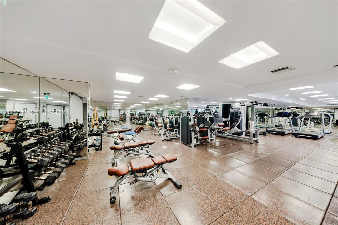Recently Sold: $5,100,000 (3 beds, 5 baths, 3950 Square Feet)