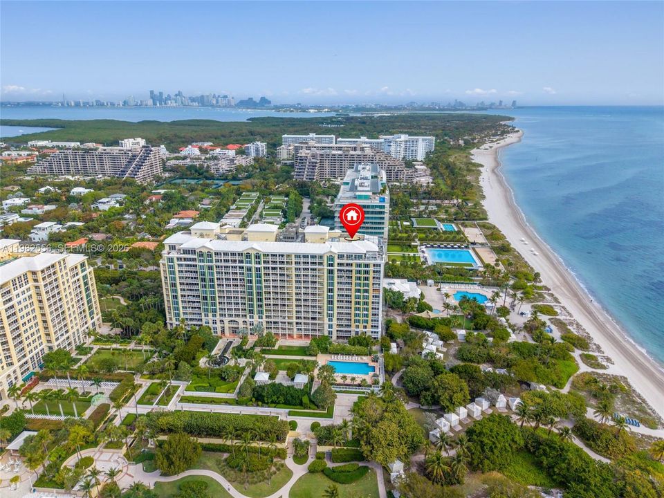 Recently Sold: $5,100,000 (3 beds, 5 baths, 3950 Square Feet)