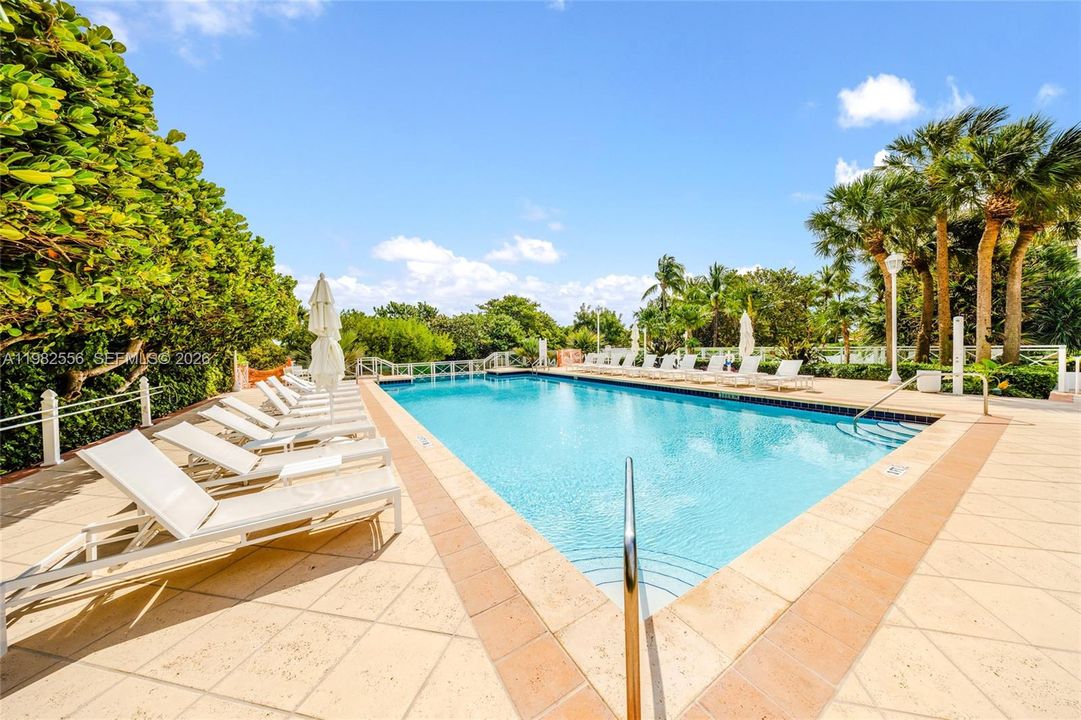 Recently Sold: $5,100,000 (3 beds, 5 baths, 3950 Square Feet)