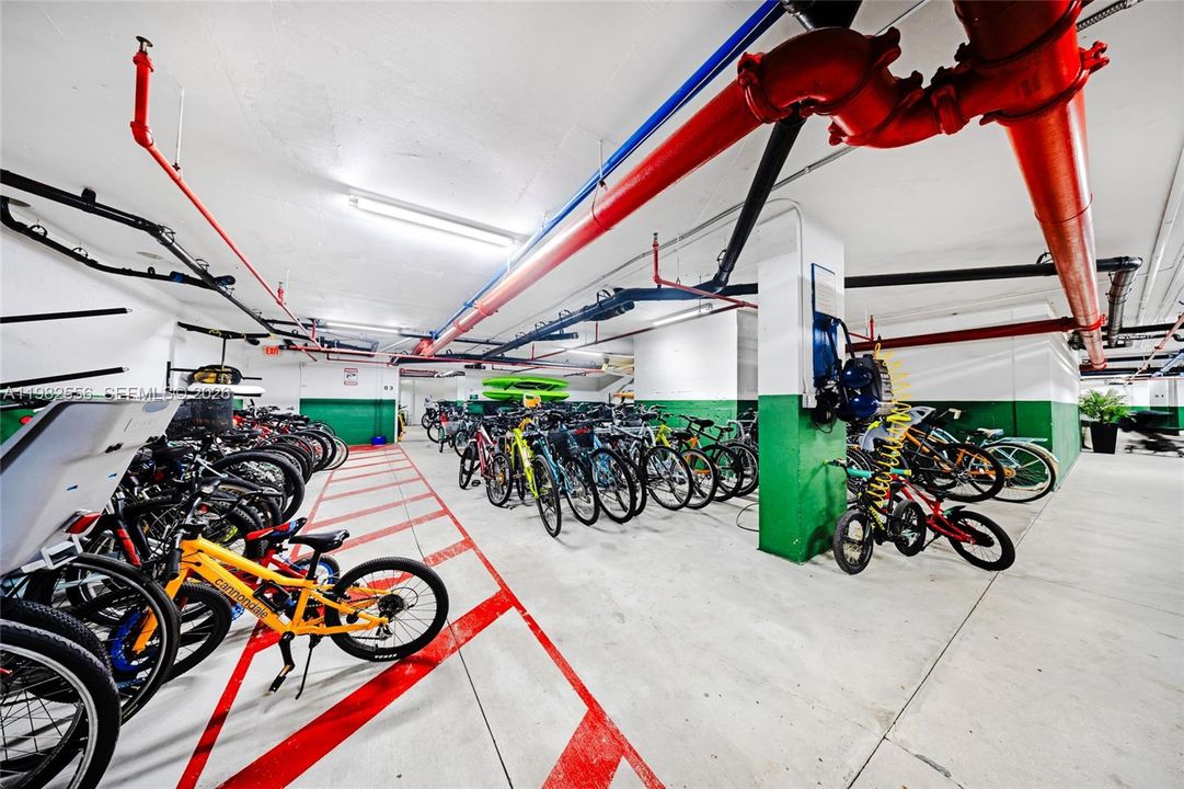 Recently Sold: $5,100,000 (3 beds, 5 baths, 3950 Square Feet)