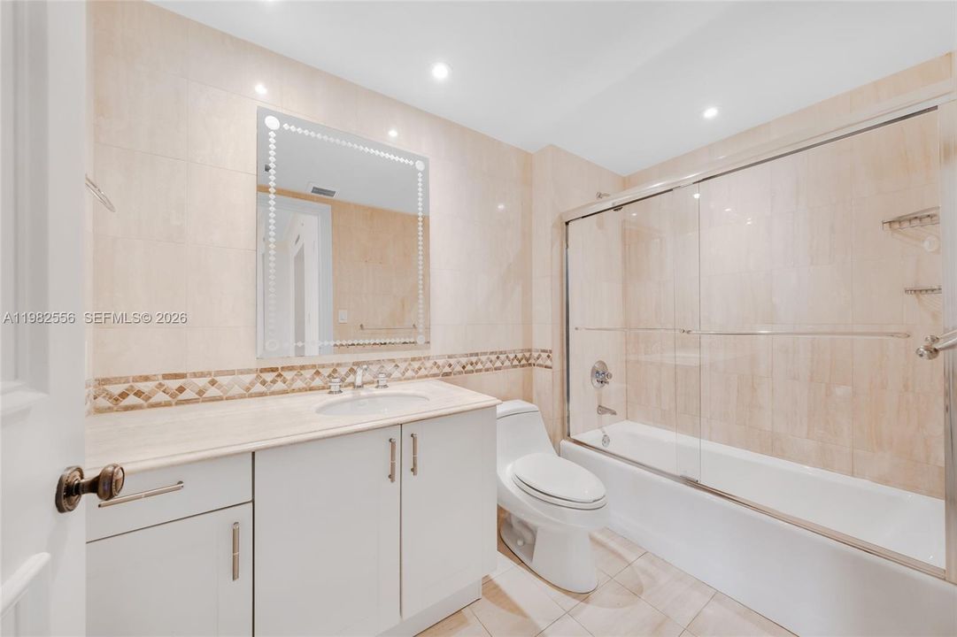 Recently Sold: $5,100,000 (3 beds, 5 baths, 3950 Square Feet)