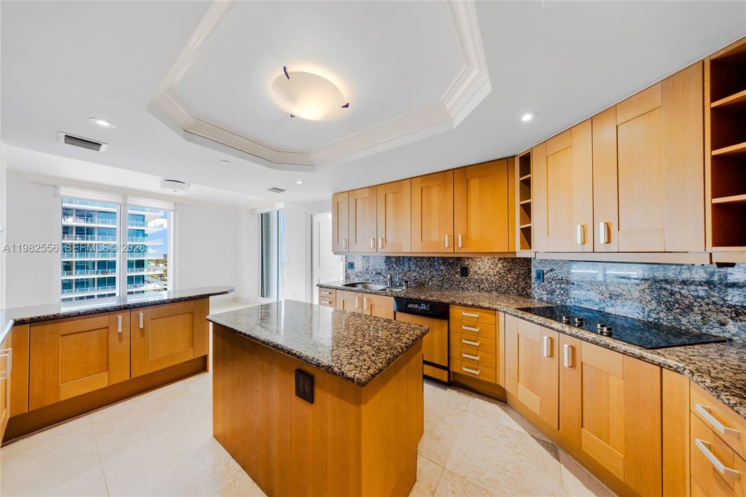 Recently Sold: $5,100,000 (3 beds, 5 baths, 3950 Square Feet)