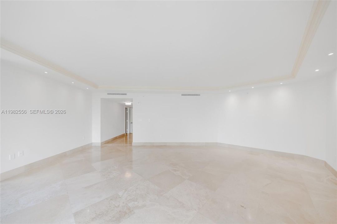 Recently Sold: $5,100,000 (3 beds, 5 baths, 3950 Square Feet)