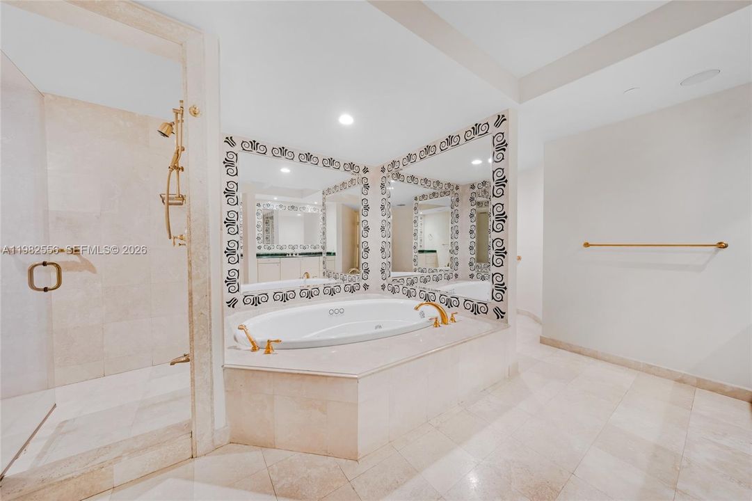 Recently Sold: $5,100,000 (3 beds, 5 baths, 3950 Square Feet)