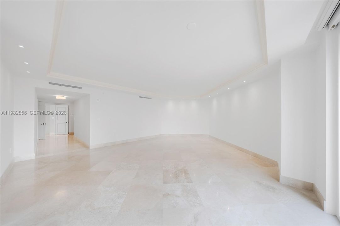 Recently Sold: $5,100,000 (3 beds, 5 baths, 3950 Square Feet)