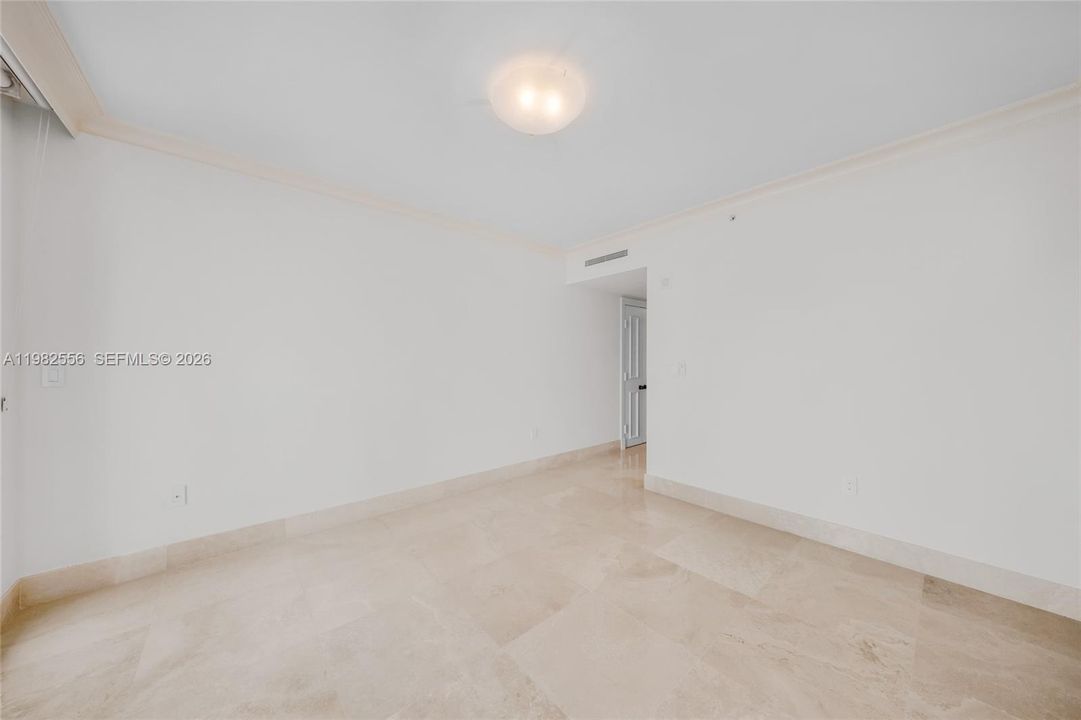 Recently Sold: $5,100,000 (3 beds, 5 baths, 3950 Square Feet)