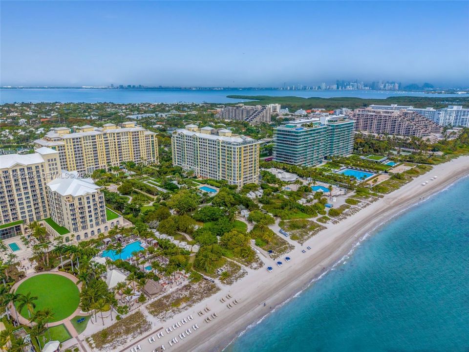Recently Sold: $5,100,000 (3 beds, 5 baths, 3950 Square Feet)