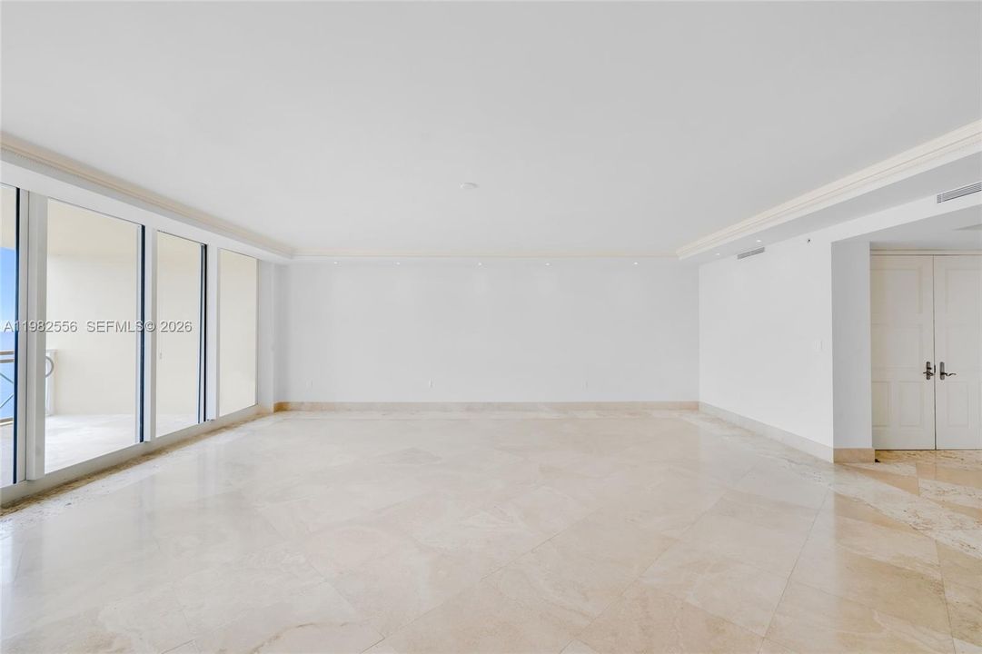 Recently Sold: $5,100,000 (3 beds, 5 baths, 3950 Square Feet)