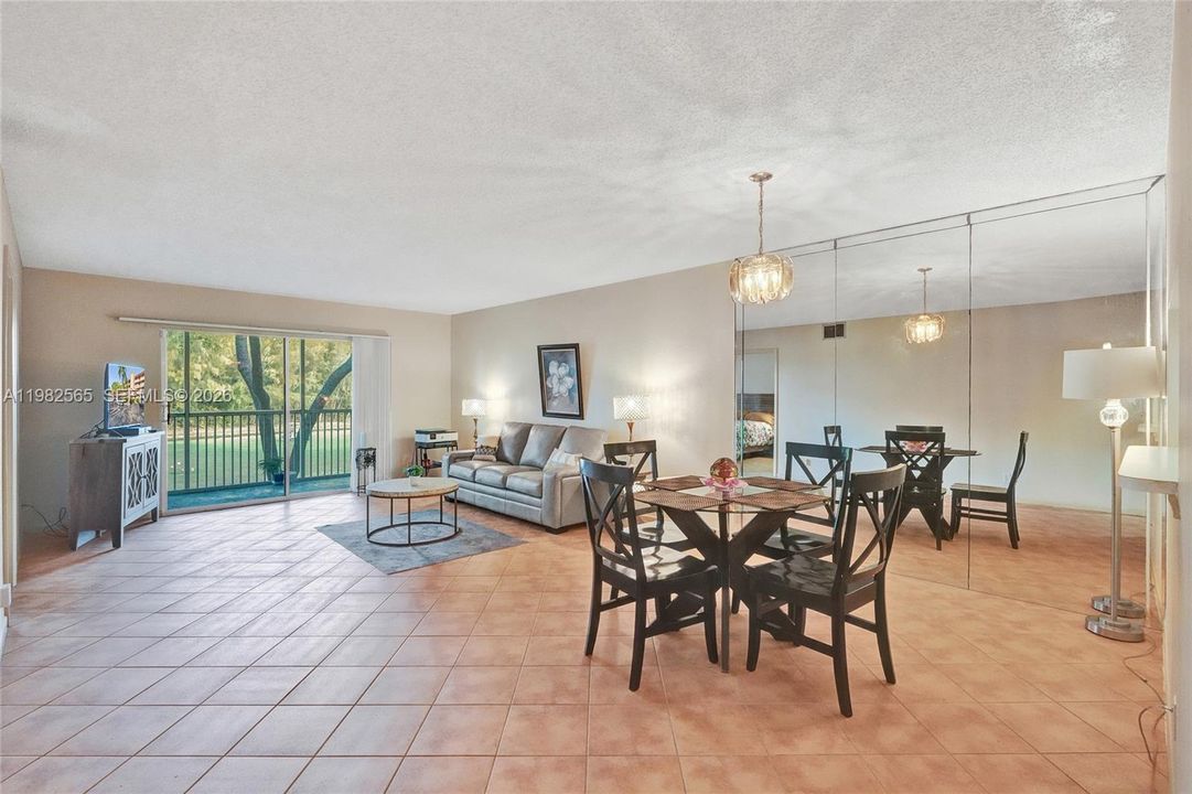 Activo con contrato: $185,000 (2 camas, 2 baños, 1192 Pies cuadrados)