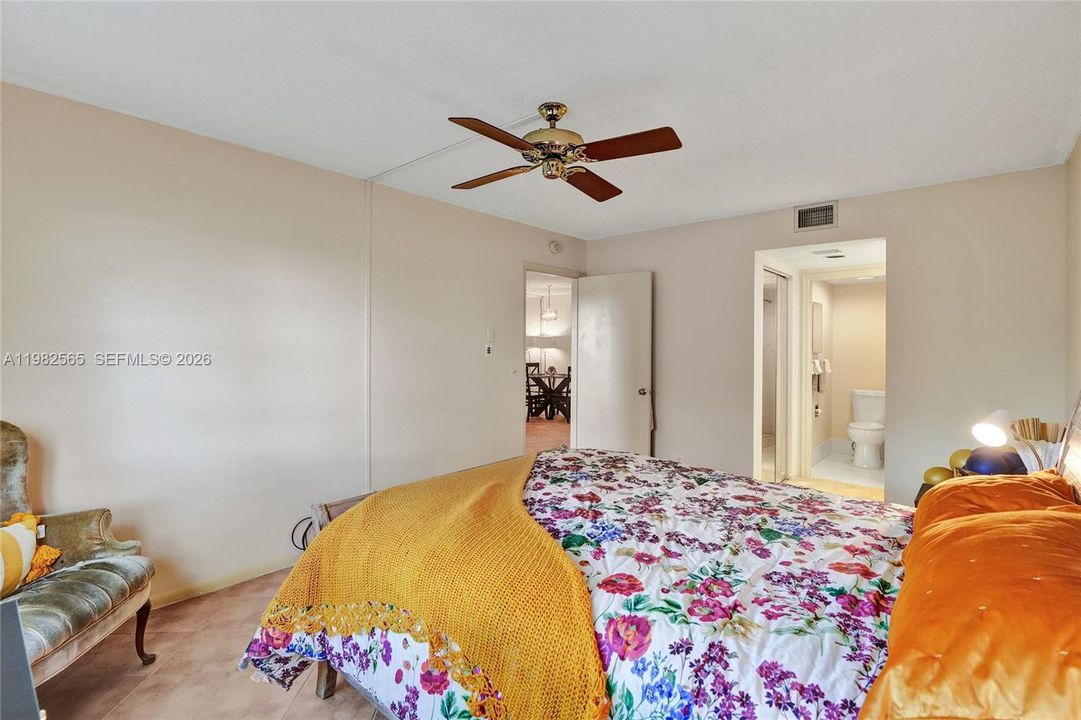 Activo con contrato: $185,000 (2 camas, 2 baños, 1192 Pies cuadrados)