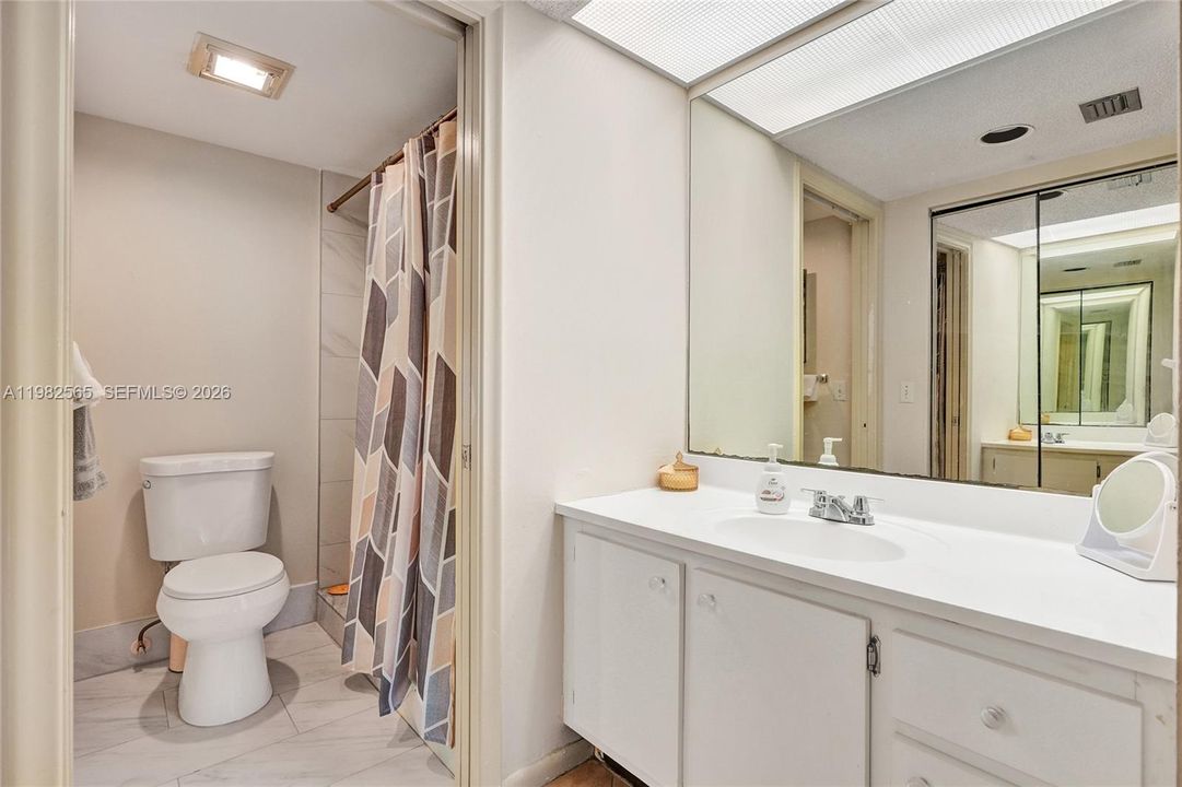 Activo con contrato: $185,000 (2 camas, 2 baños, 1192 Pies cuadrados)