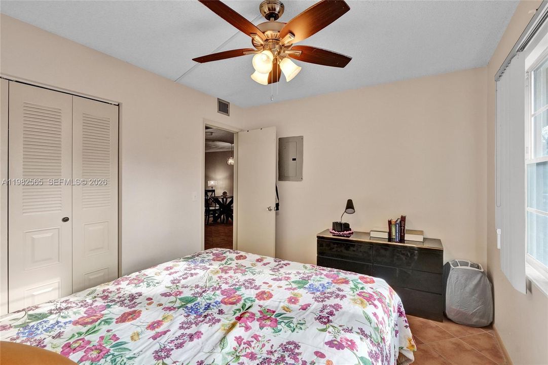 Activo con contrato: $185,000 (2 camas, 2 baños, 1192 Pies cuadrados)
