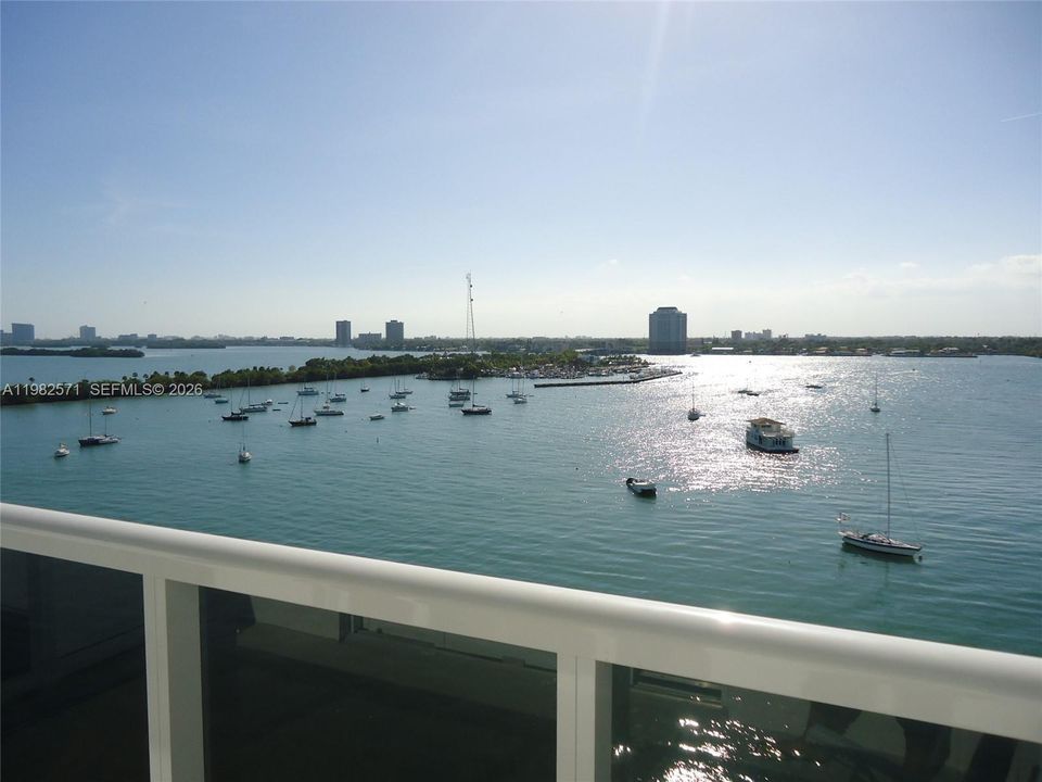 Recently Rented: $2,400 (1 beds, 1 baths, 760 Square Feet)