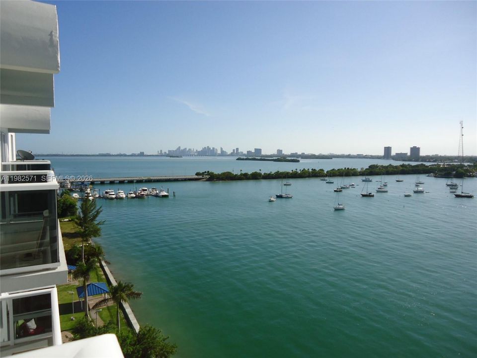 Recently Rented: $2,400 (1 beds, 1 baths, 760 Square Feet)