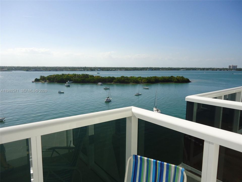Recently Rented: $2,400 (1 beds, 1 baths, 760 Square Feet)