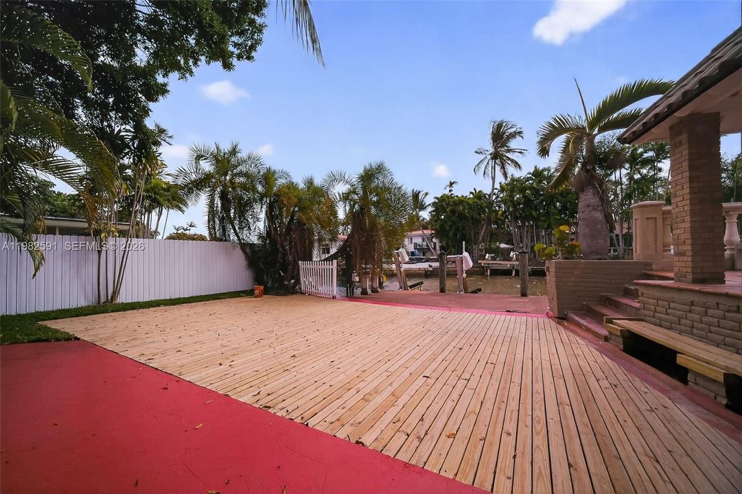 Activo con contrato: $9,500 (3 camas, 2 baños, 2790 Pies cuadrados)