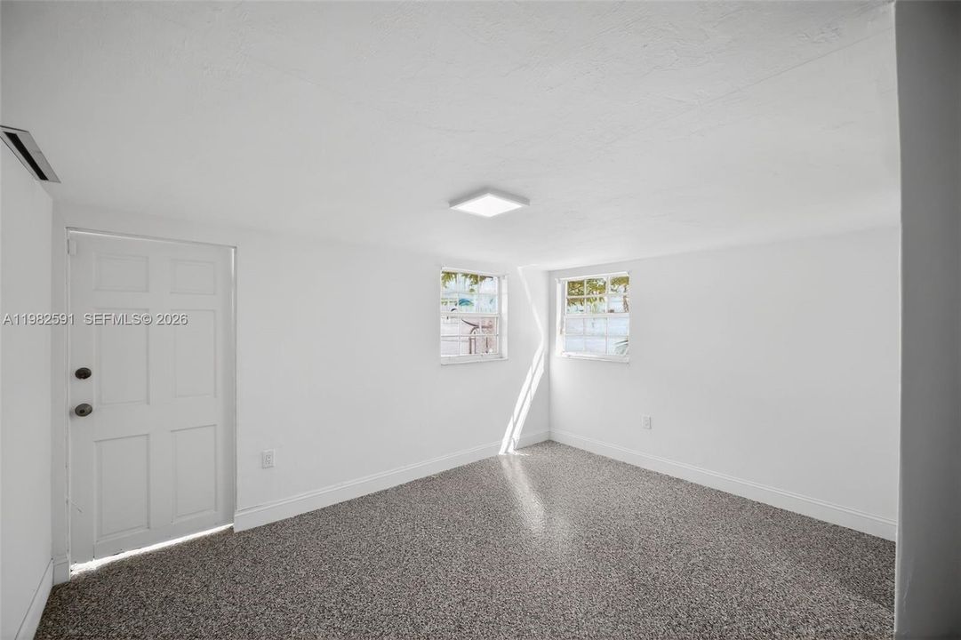 Activo con contrato: $9,500 (3 camas, 2 baños, 2790 Pies cuadrados)