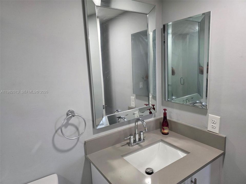 En Venta: $250,000 (2 camas, 1 baños, 661 Pies cuadrados)