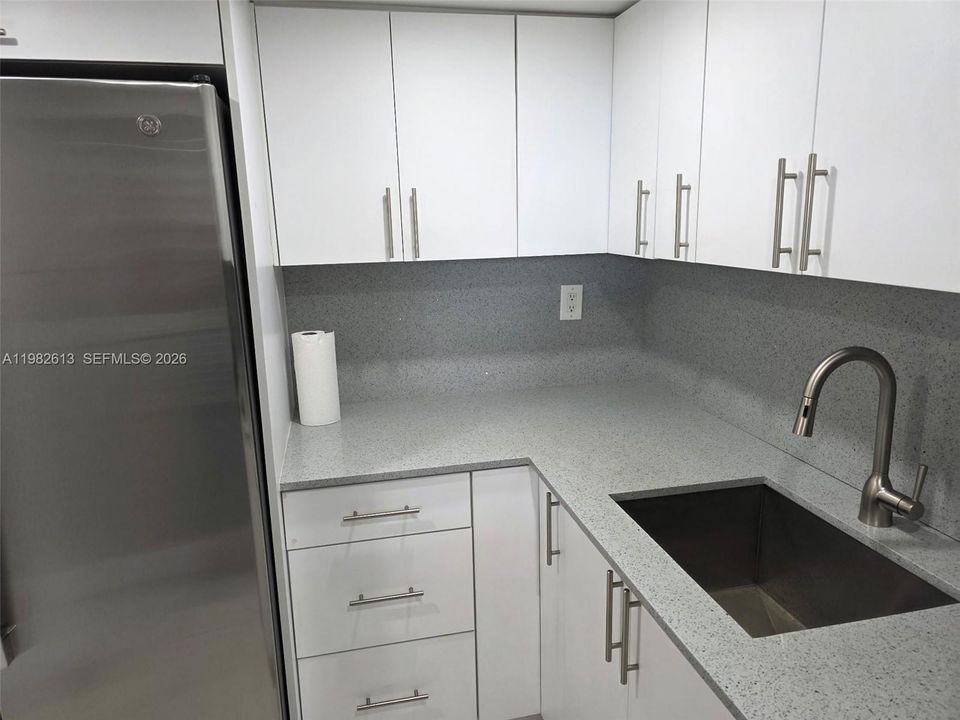 En Venta: $250,000 (2 camas, 1 baños, 661 Pies cuadrados)