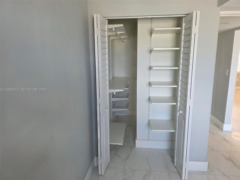 En Venta: $250,000 (2 camas, 1 baños, 661 Pies cuadrados)