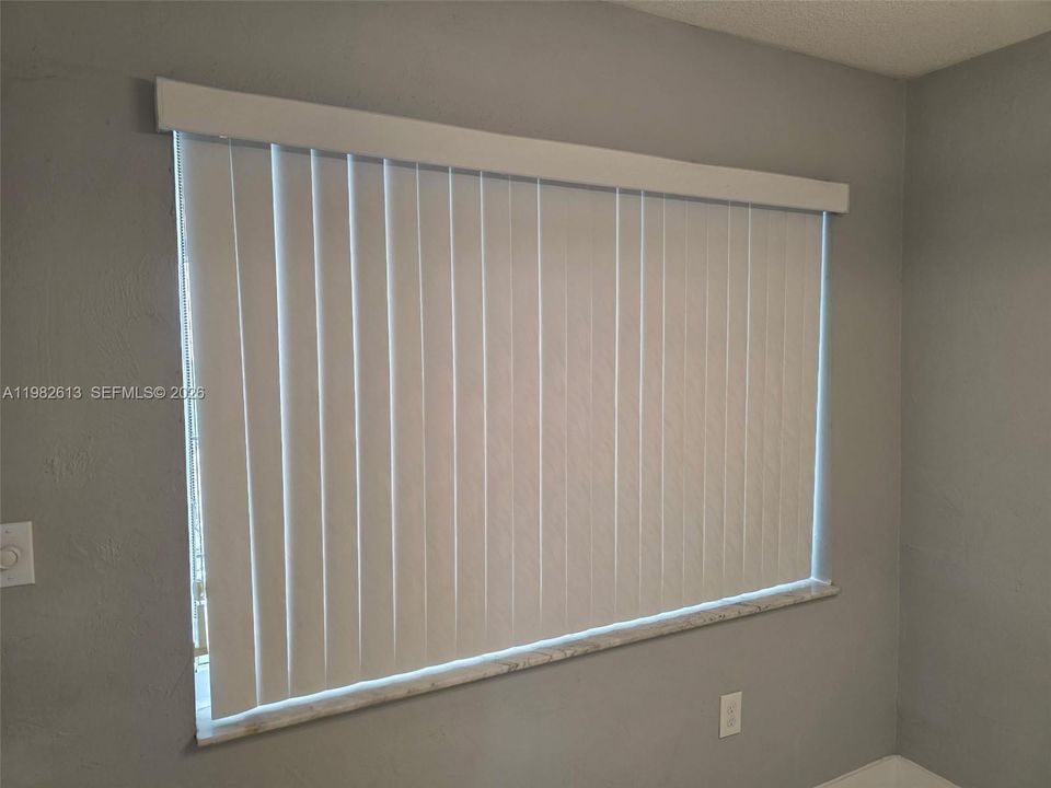 En Venta: $250,000 (2 camas, 1 baños, 661 Pies cuadrados)