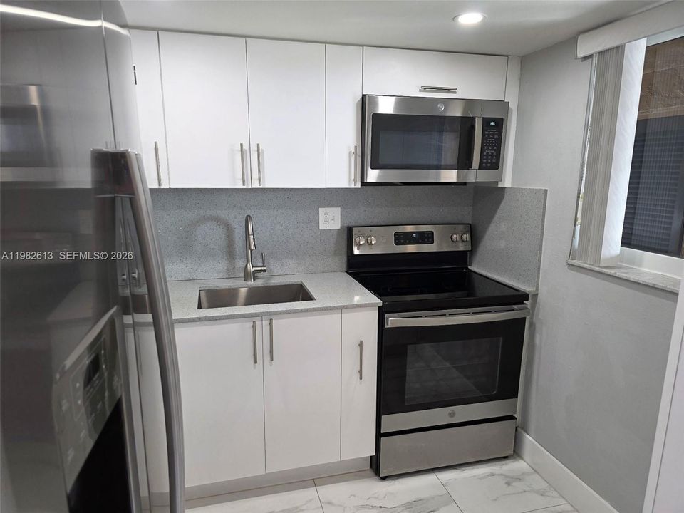 En Venta: $250,000 (2 camas, 1 baños, 661 Pies cuadrados)