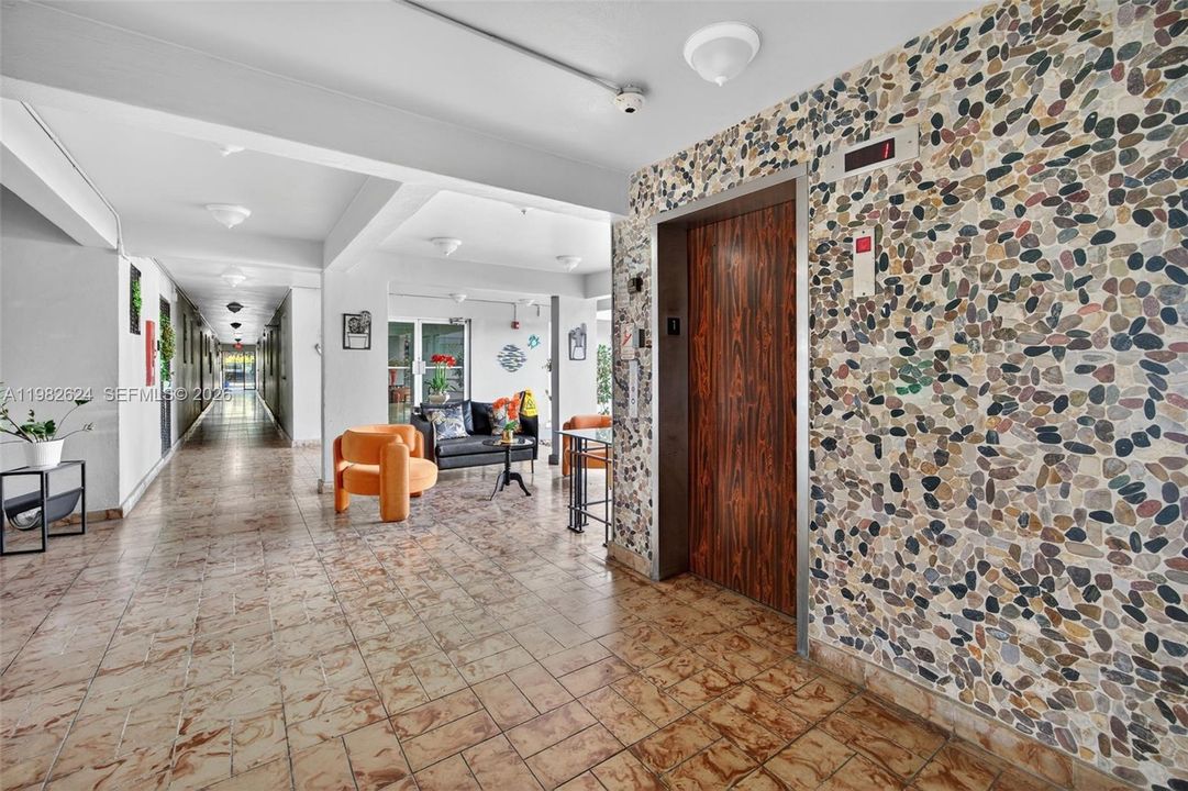 На продажу: $210,000 (1 спален, 1 ванн, 620 Квадратных фут)