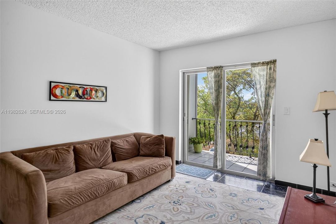 На продажу: $210,000 (1 спален, 1 ванн, 620 Квадратных фут)