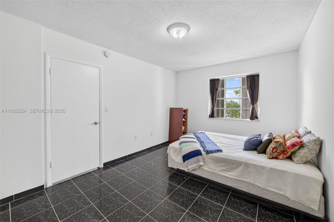 На продажу: $210,000 (1 спален, 1 ванн, 620 Квадратных фут)