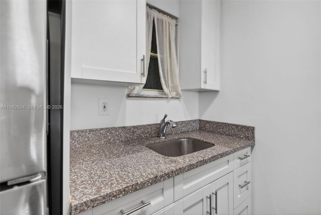 На продажу: $210,000 (1 спален, 1 ванн, 620 Квадратных фут)