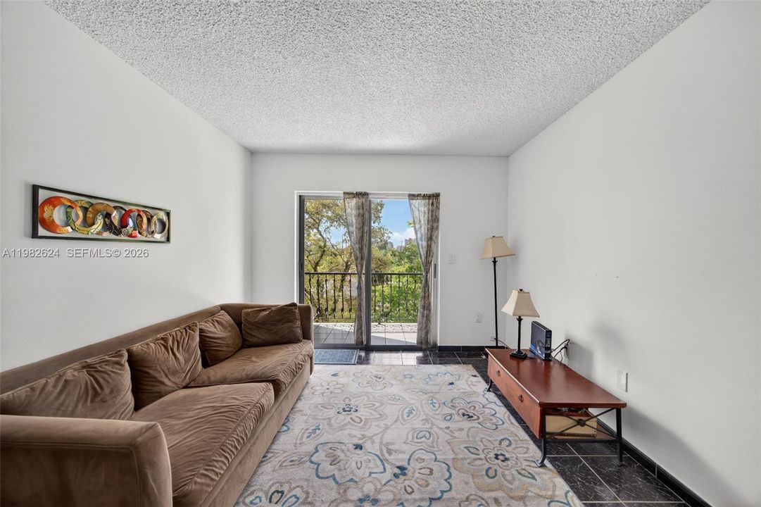 На продажу: $210,000 (1 спален, 1 ванн, 620 Квадратных фут)