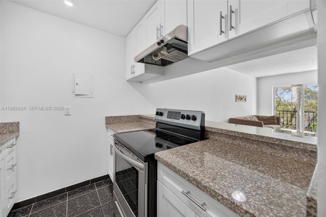 На продажу: $210,000 (1 спален, 1 ванн, 620 Квадратных фут)