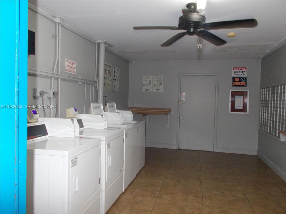 For Sale: $120,000 (1 beds, 1 baths, 685 Square Feet)