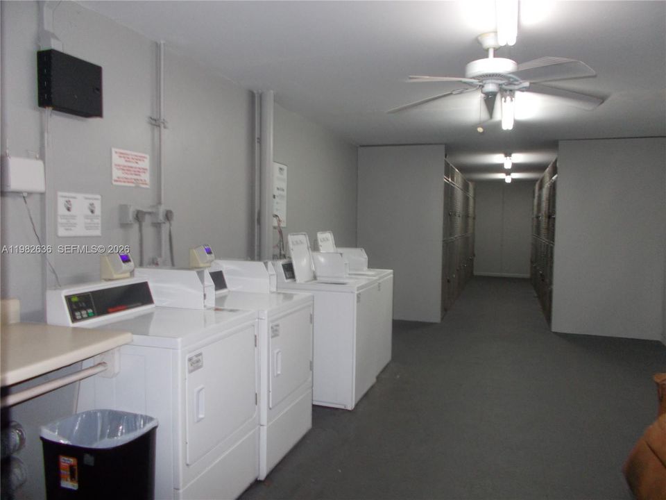 For Sale: $120,000 (1 beds, 1 baths, 685 Square Feet)